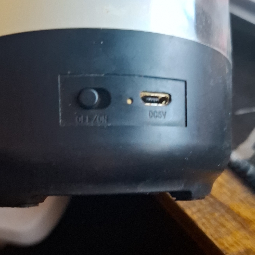 LED Light Speaker - Picture 4 of 4